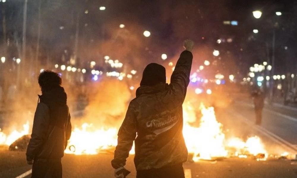 Ισπανία: "Μαίνονται" οι αντικυβερνητικές διαδηλώσεις